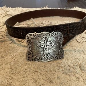 Cowgirl Belt 🤠 Never worn. Leather belt with big buckle! 🌸